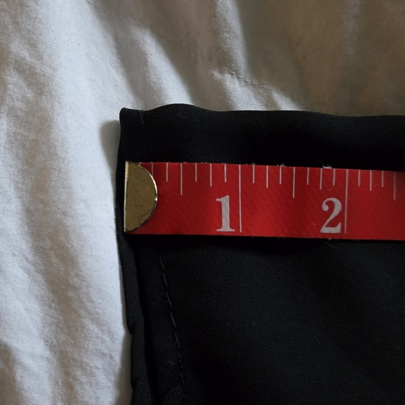 CDN! Artizan Québec Robin Barré; Size Large; Must-Have V-Neck Fashion Top; Black - Picture 14 of 16